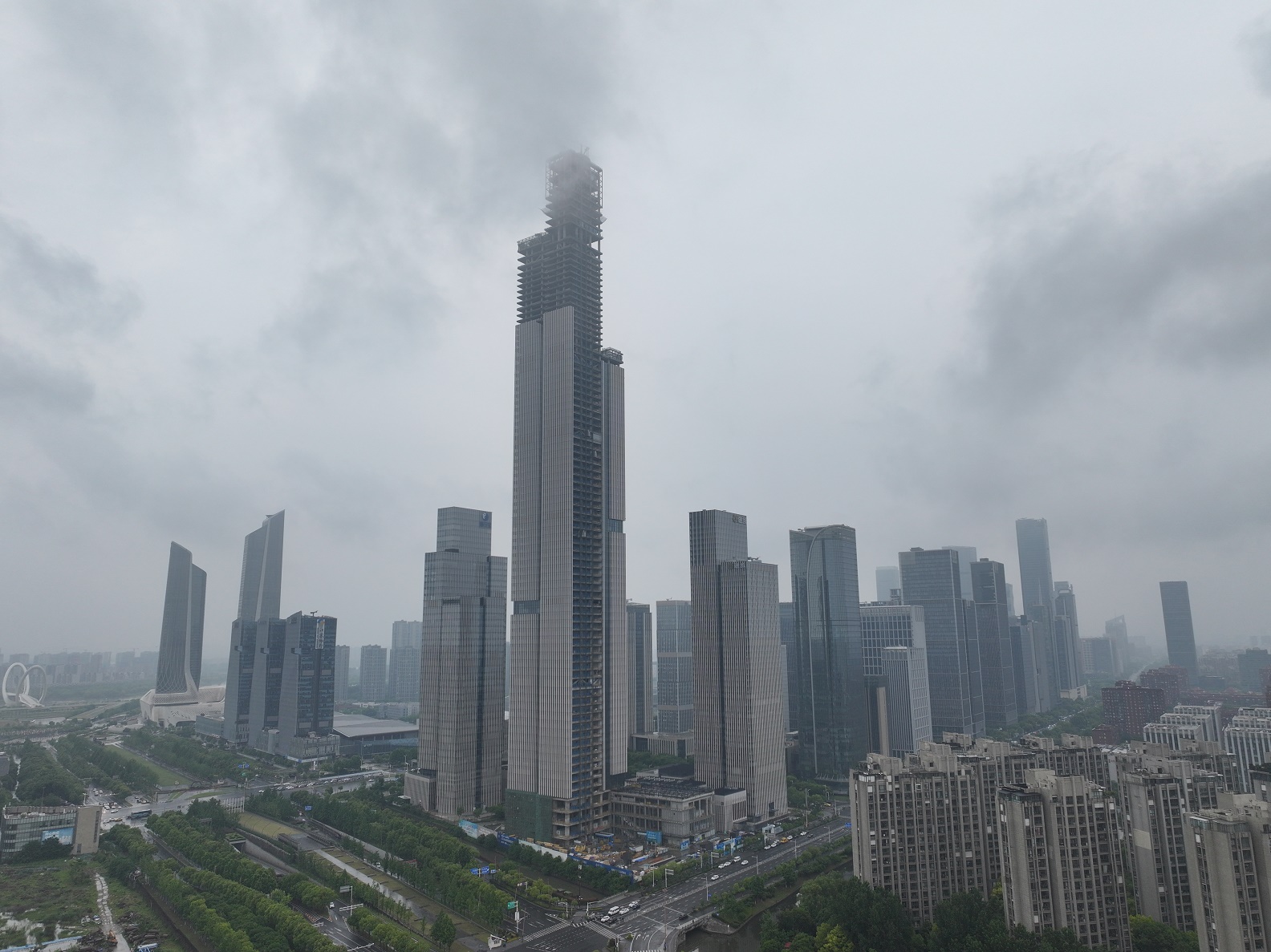 新建筑，新元素丨正泰电气携新质生产力助力南京新地标建设